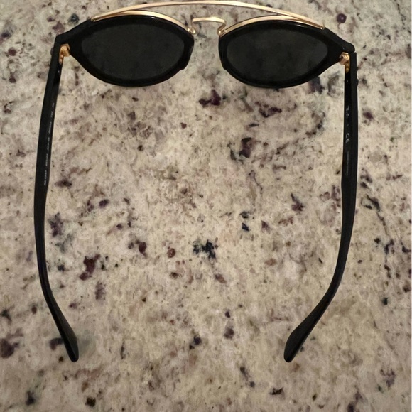 Ray Ban black and gold sunglasses. Good shape - Picture 2 of 5
